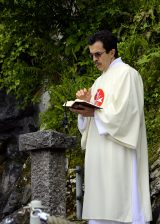 2013 Lourdes Pilgrimage - SATURDAY TRI MASS GROTTO (80/140)
